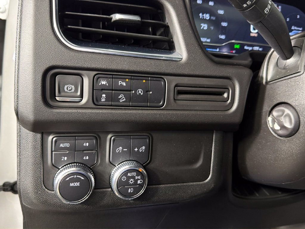 Used 2023 GMC Yukon AT4 AWD/4WD image 19