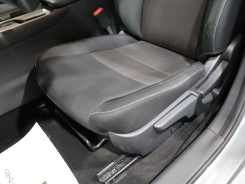 Used 2025 Nissan Sentra SV FWD image 10