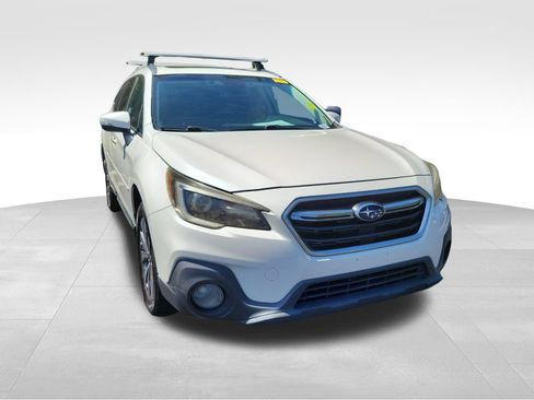 Used 2018 Subaru Outback 2.5i Touring w/ Popular Package #3 AWD/4WD image 10