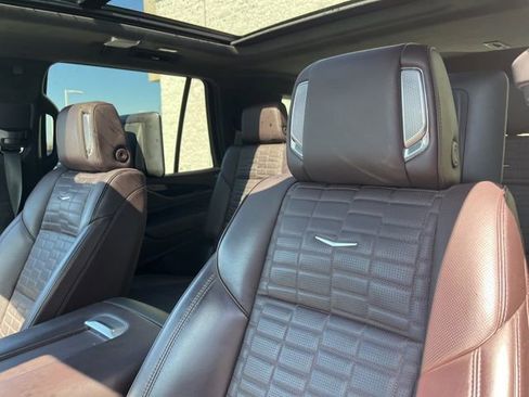 Used 2024 Cadillac Escalade Sport Platinum w/ LPO, ONYX Package image 13