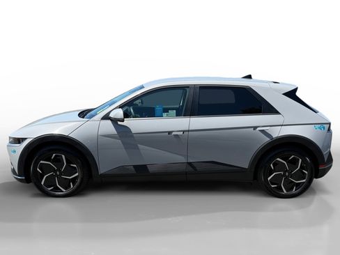Certified 2024 Hyundai Ioniq 5 SE RWD image 2
