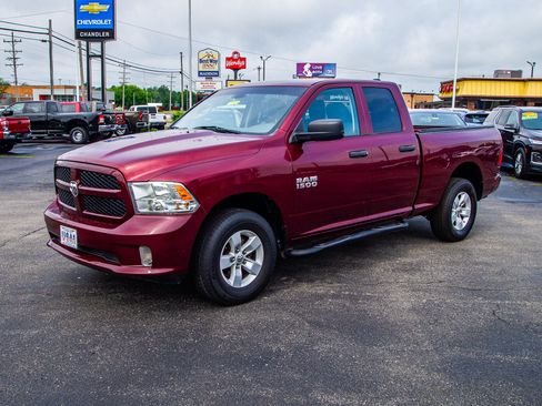 Used 2018 RAM 1500 Express AWD/4WD image 3
