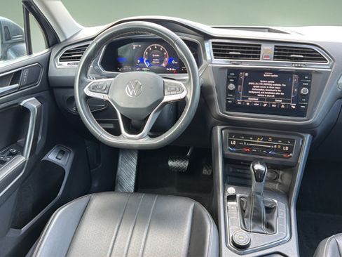Used 2024 Volkswagen Tiguan SE AWD/4WD image 8