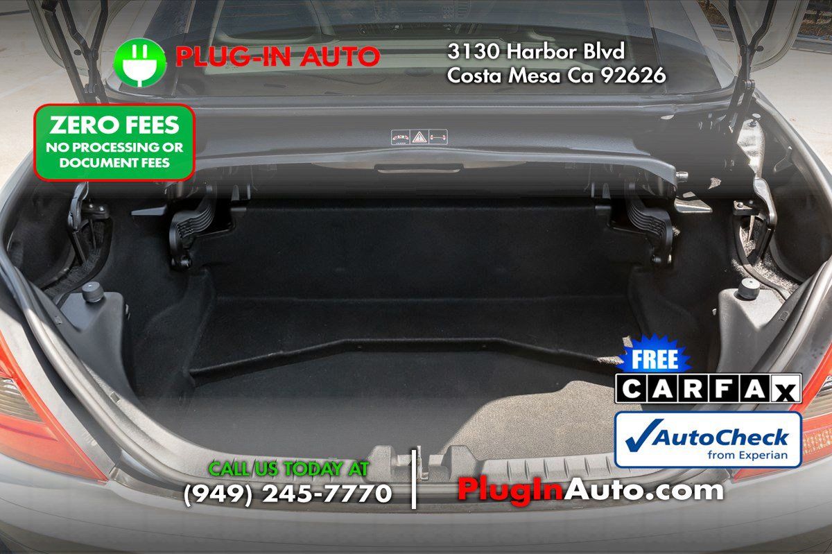 Used 2011 Mercedes-Benz SLK 300 image 12