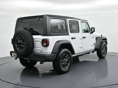 Used 2025 Jeep Wrangler Unlimited Sport AWD/4WD image 5