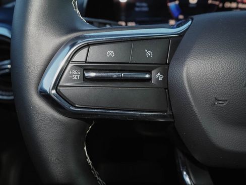 Used 2025 Chevrolet Equinox EV LT w/ Convenience Package FWD image 27