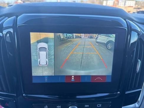 Used 2018 Chevrolet Traverse LT image 27