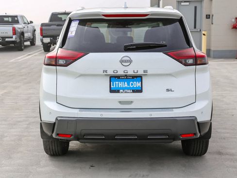 New 2025 Nissan Rogue SL w/ SL Premium Package FWD image 7