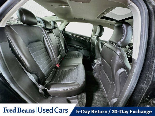 Used 2015 Ford Fusion SE w/ Equipment Group 502A FWD image 28