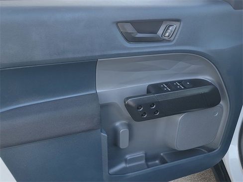 Used 2022 Ford Maverick XL image 8