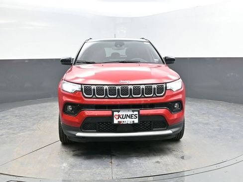 Used 2024 Jeep Compass Limited image 2