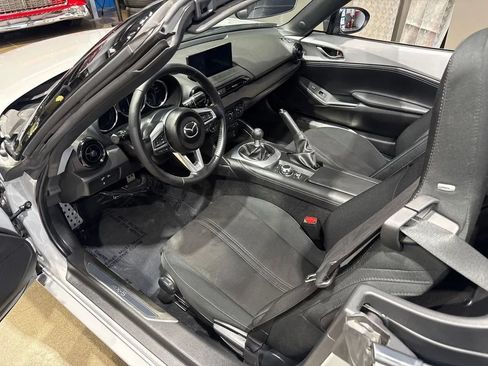 Used 2026 MAZDA MX-5 Miata Club w/ Interior Package RWD image 97
