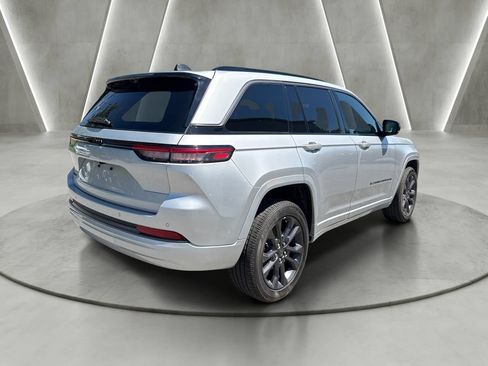 Used 2026 Jeep Grand Cherokee Limited AWD/4WD image 6