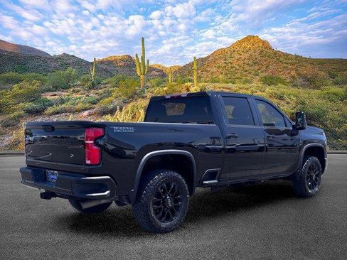 Used 2025 Chevrolet Silverado 2500 LT w/ Trail Boss Package AWD/4WD image 4