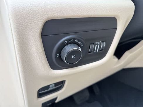 New 2025 Jeep Grand Cherokee L Limited image 18