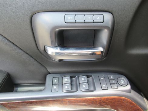 Used 2019 GMC Sierra 2500 SLT w/ Duramax Plus Package AWD/4WD image 26