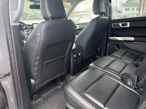 Certified 2022 Ford Explorer XLT w/ Equipment Group 202A image 27