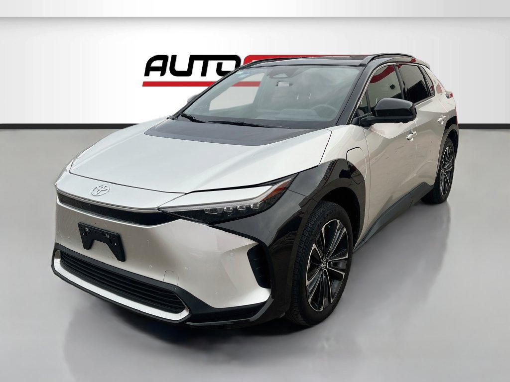 Used 2023 Toyota bZ4X AWD w/ Weather Package image 3