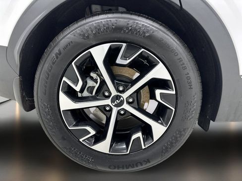 Used 2025 Kia Sportage EX FWD image 10