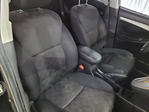 Used 2010 Pontiac Vibe Base image 46