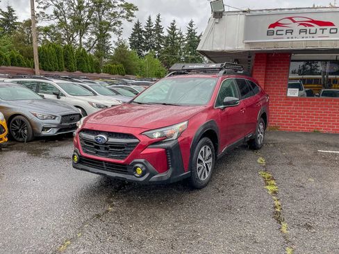 Used 2025 Subaru Outback Premium AWD/4WD image 1