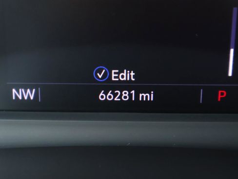 Used 2023 Cadillac XT6 Premium Luxury image 35