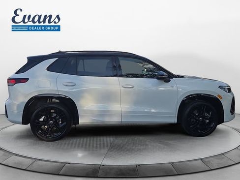 New 2026 Volkswagen Tiguan SE R-Line image 8