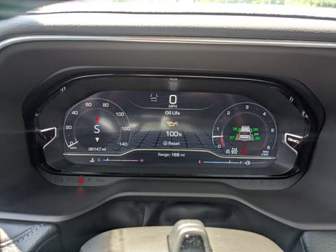 Used 2024 GMC Yukon Denali w/ Advanced Technology Package AWD/4WD image 16