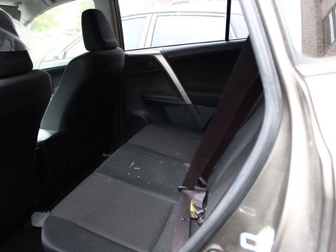 Used 2015 Toyota RAV4 LE FWD image 16