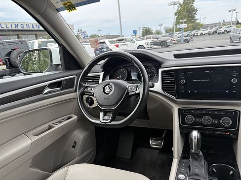 Used 2018 Volkswagen Atlas SEL w/ R-Line Package AWD/4WD image 20
