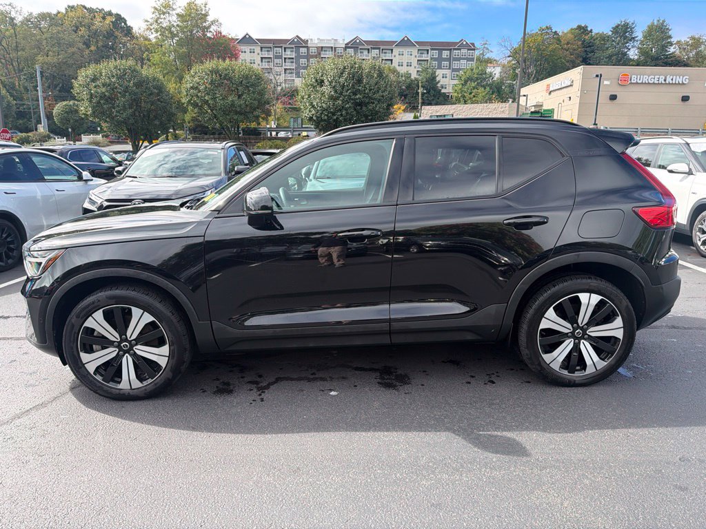 Used 2023 Volvo XC40 Recharge Plus w/ Protection Package Premier AWD/4WD image 3