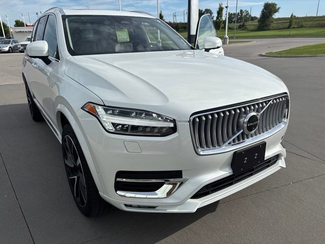 Used 2024 Volvo XC90 B5 Plus AWD/4WD image 2