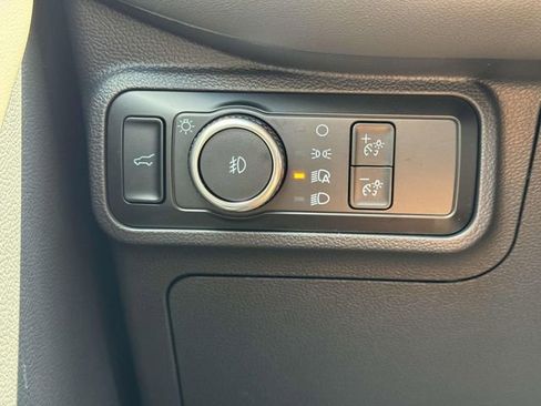 Used 2025 Ford Explorer Active w/ Active Comfort Package image 30