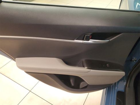 Used 2023 Toyota Camry SE image 13