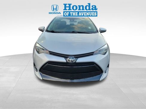 Used 2017 Toyota Corolla XLE image 2