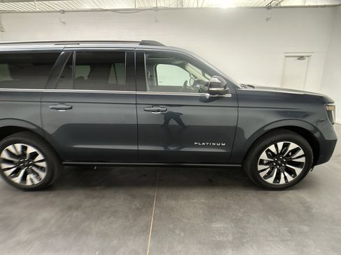 Used 2025 Ford Expedition Max Platinum w/ Driver's Package AWD/4WD image 11