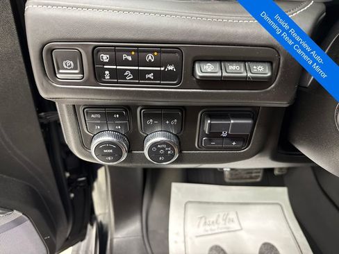 Used 2023 GMC Yukon Denali Ultimate image 28