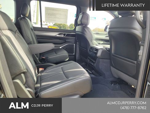 New 2026 Jeep Grand Wagoneer Limited AWD/4WD image 12