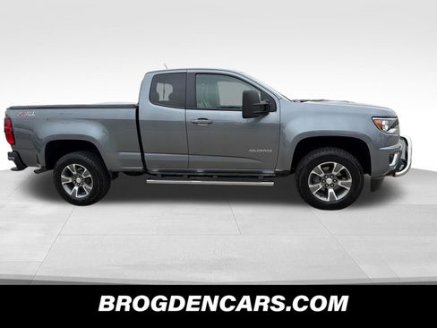 Used 2018 Chevrolet Colorado Z71 AWD/4WD image 2