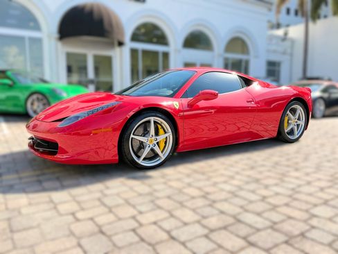 Used 2011 Ferrari 458 Italia Coupe RWD image 1