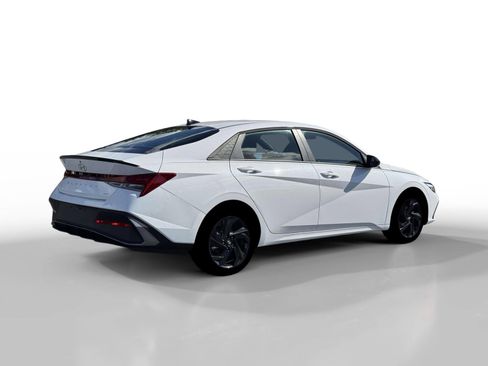 New 2026 Hyundai Elantra Sport image 8
