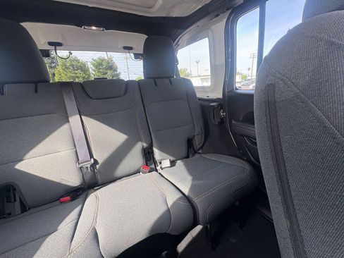 Used 2025 Jeep Wrangler Sport S image 36