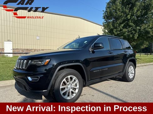 Used 2021 Jeep Grand Cherokee Laredo X AWD/4WD image 1
