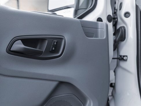 Used 2017 Ford Transit 150 XLT image 21