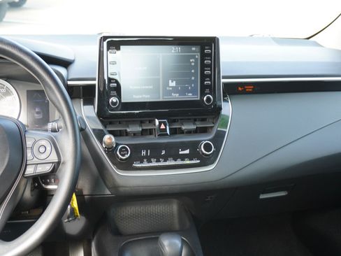Used 2020 Toyota Corolla LE image 14