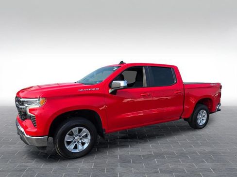 Used 2025 Chevrolet Silverado 1500 LT AWD/4WD image 3