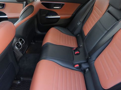 Used 2023 Mercedes-Benz C 300 4MATIC Sedan image 33