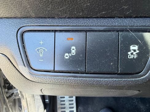 Used 2022 Kia Forte GT w/ GT Technology Package FWD image 9