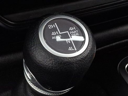 Used 2024 Jeep Wrangler Unlimited Sahara AWD/4WD image 23