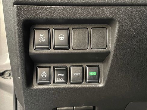 Used 2022 Nissan Rogue Sport SL w/ Premium Package image 19